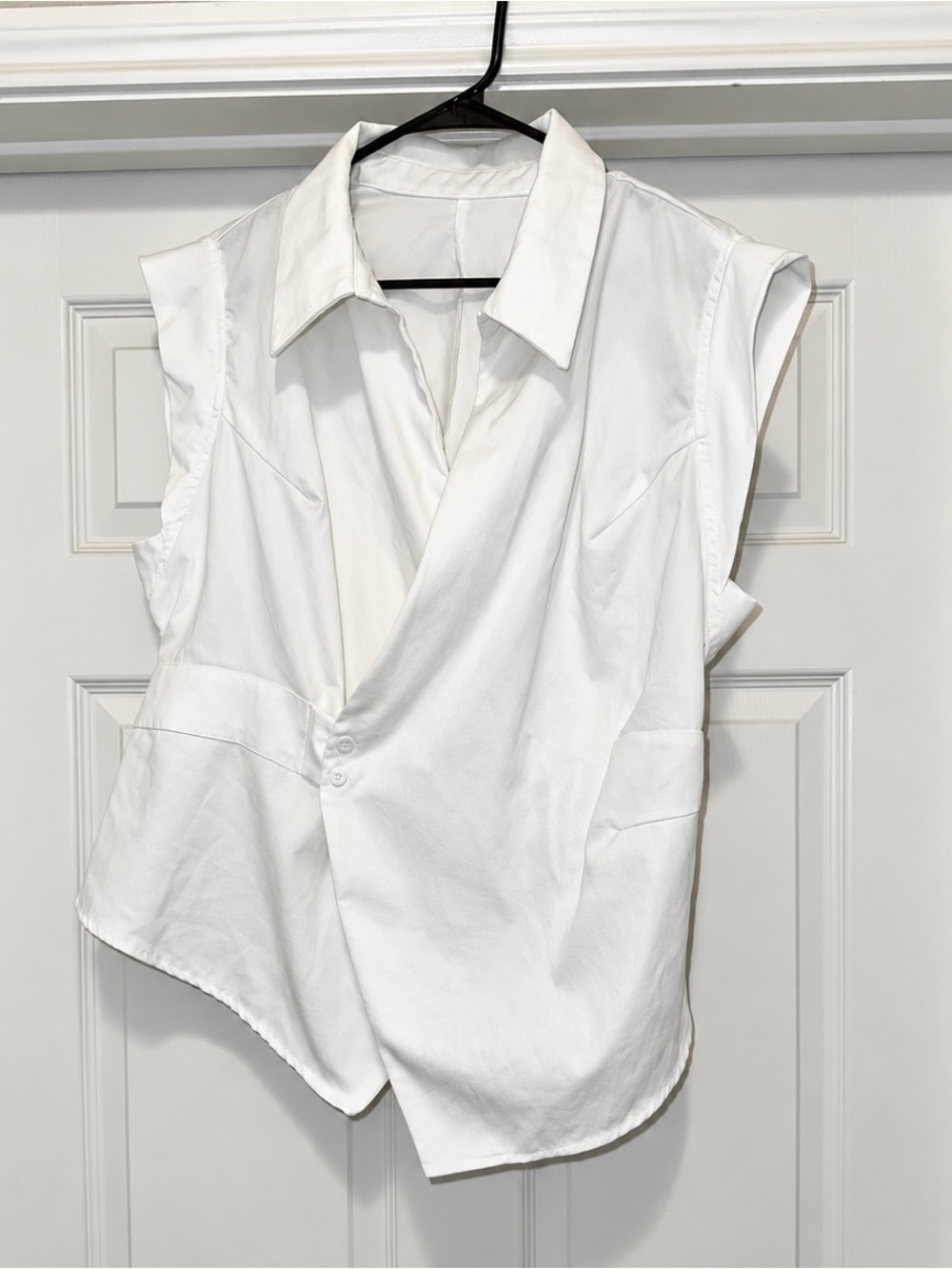 Shein Women’s Plus White Sleeveless Draped Button Front Top